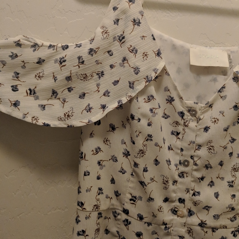 Storia cold shoulder floral dress